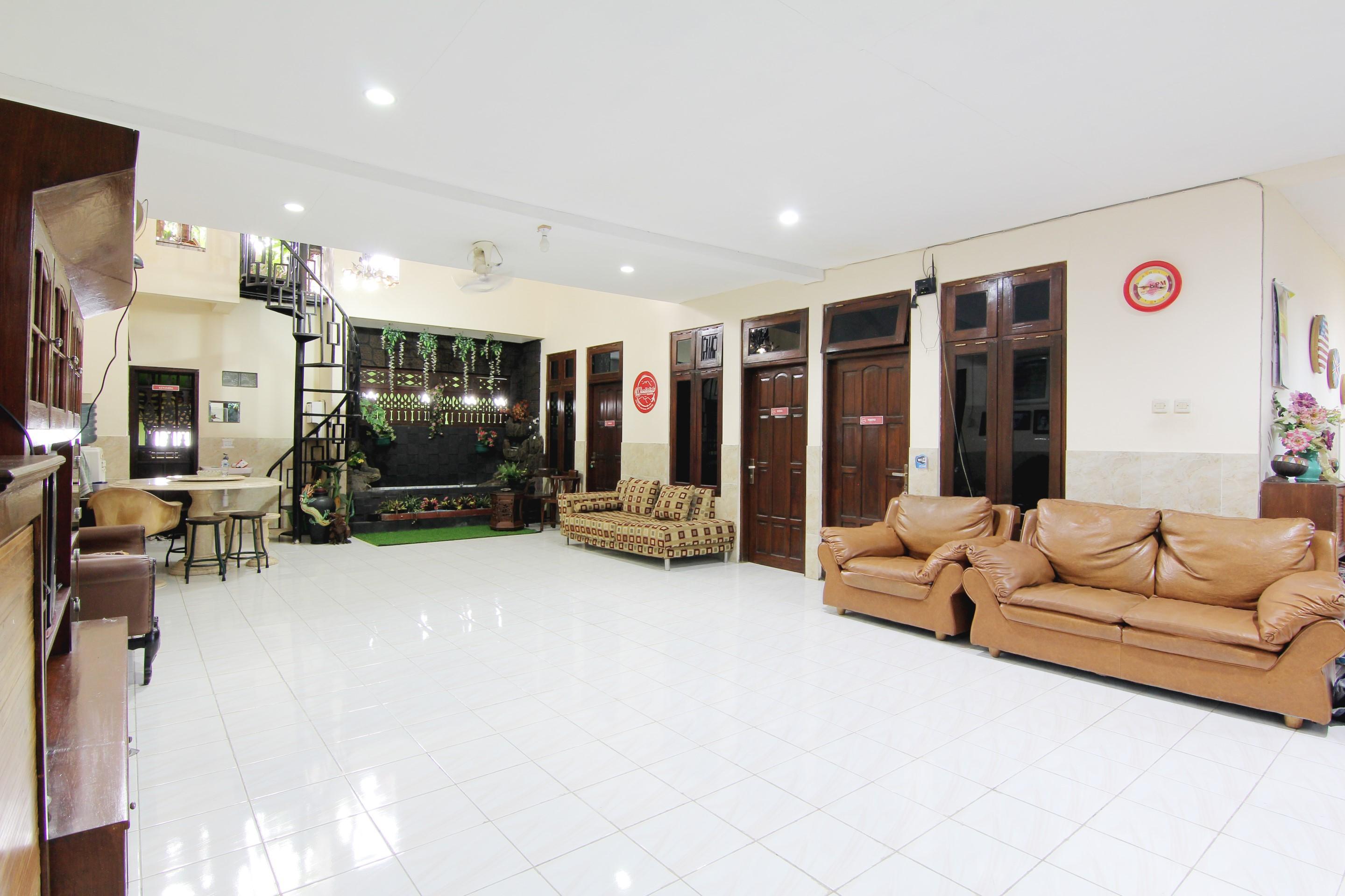 Wanderlust Homestay Yogyakarta Esterno foto
