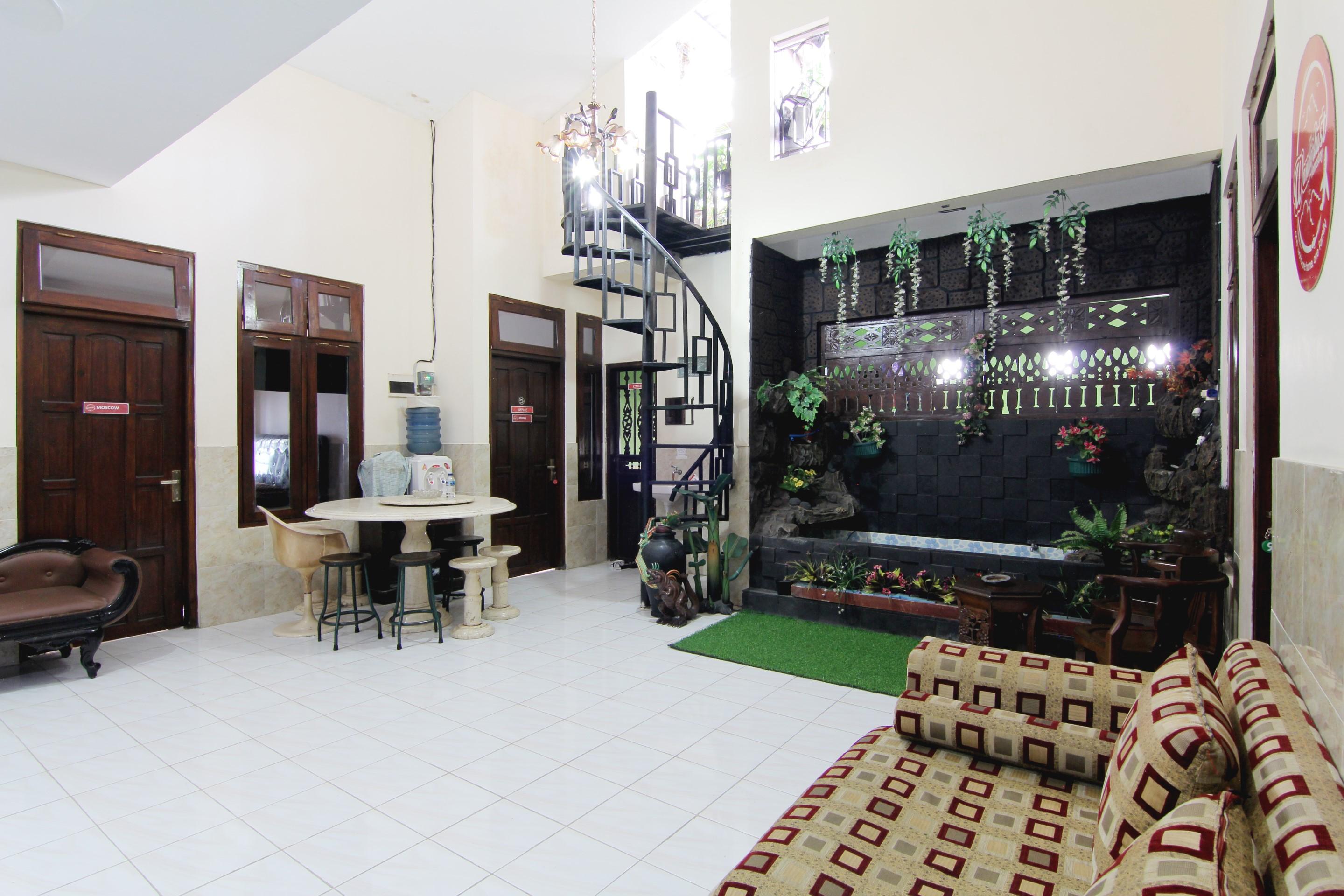 Wanderlust Homestay Yogyakarta Esterno foto